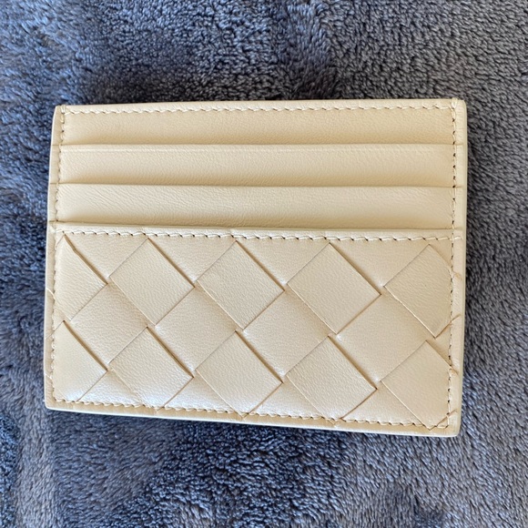 Bottega Veneta Credit Card Case in Porridge - Picture 6 of 9